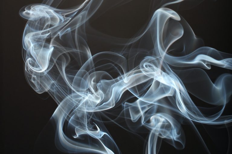 Justfog Q16 e-sigaret met instelbare air flow-ring en kompact design voor beginners en ervaren vapers